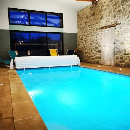 L'Escale Du Bocage Piscine Couverte Chauffee La Flocelliere Exterior photo