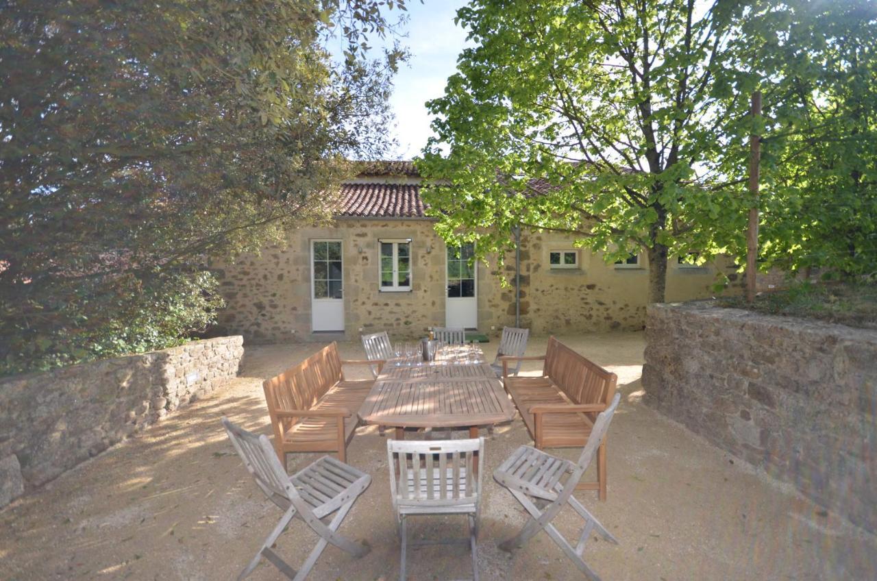 L'escale Du Bocage Piscine Couverte Chauffee La Flocelliere